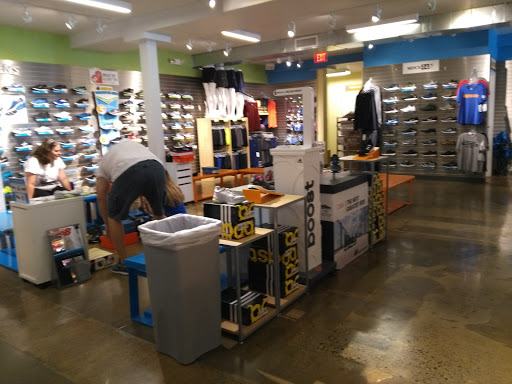 Running Store «Road Runner Sports», reviews and photos, 29 NW 23rd Pl, Portland, OR 97210, USA