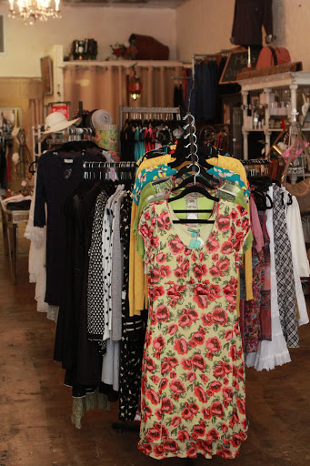 Thrift Store «BON MARCHE THRIFT STORE-PLAZA», reviews and photos, 539 1st St W, Sonoma, CA 95476, USA