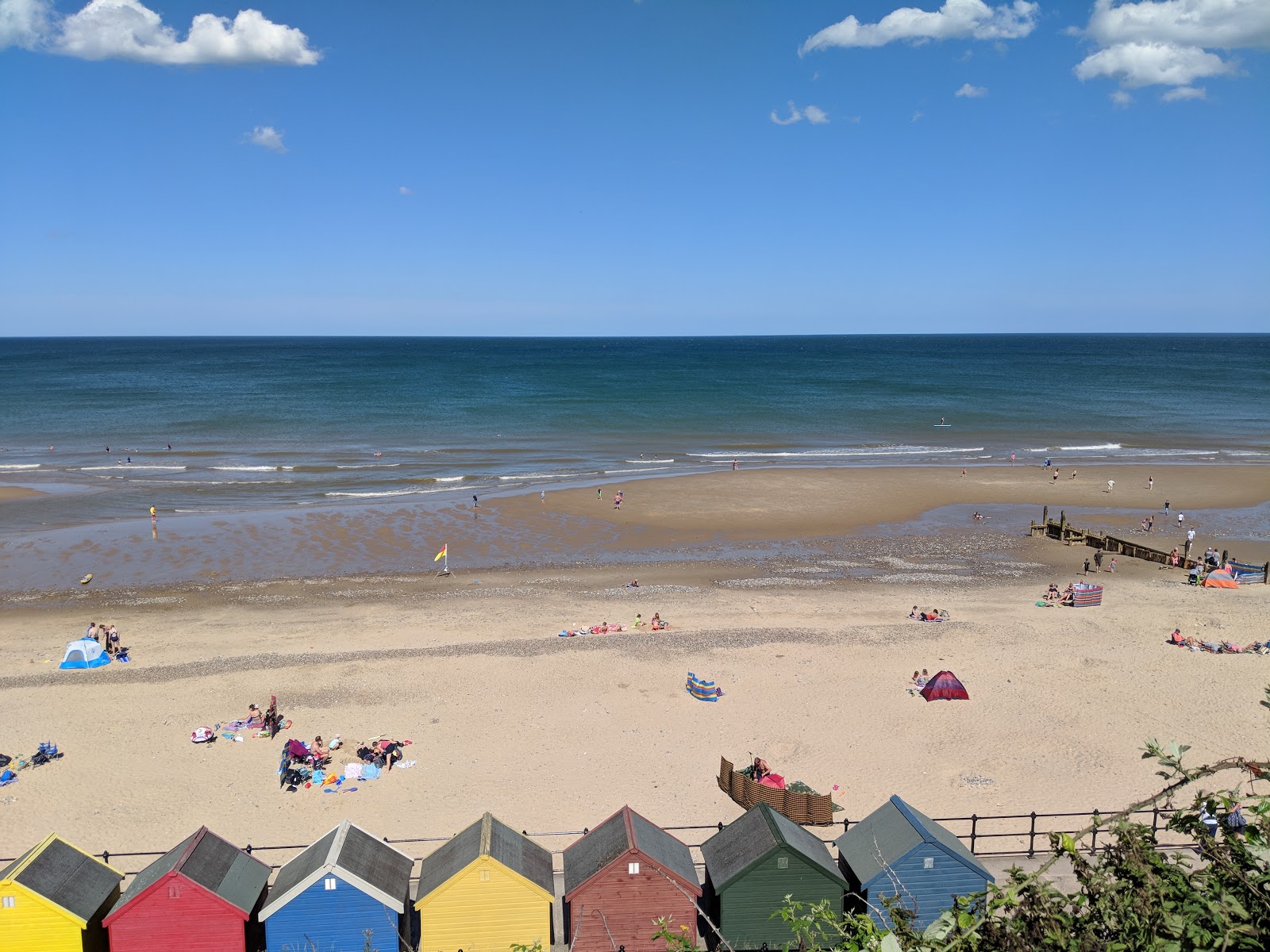 Foto van Mundesley beach met blauw water oppervlakte