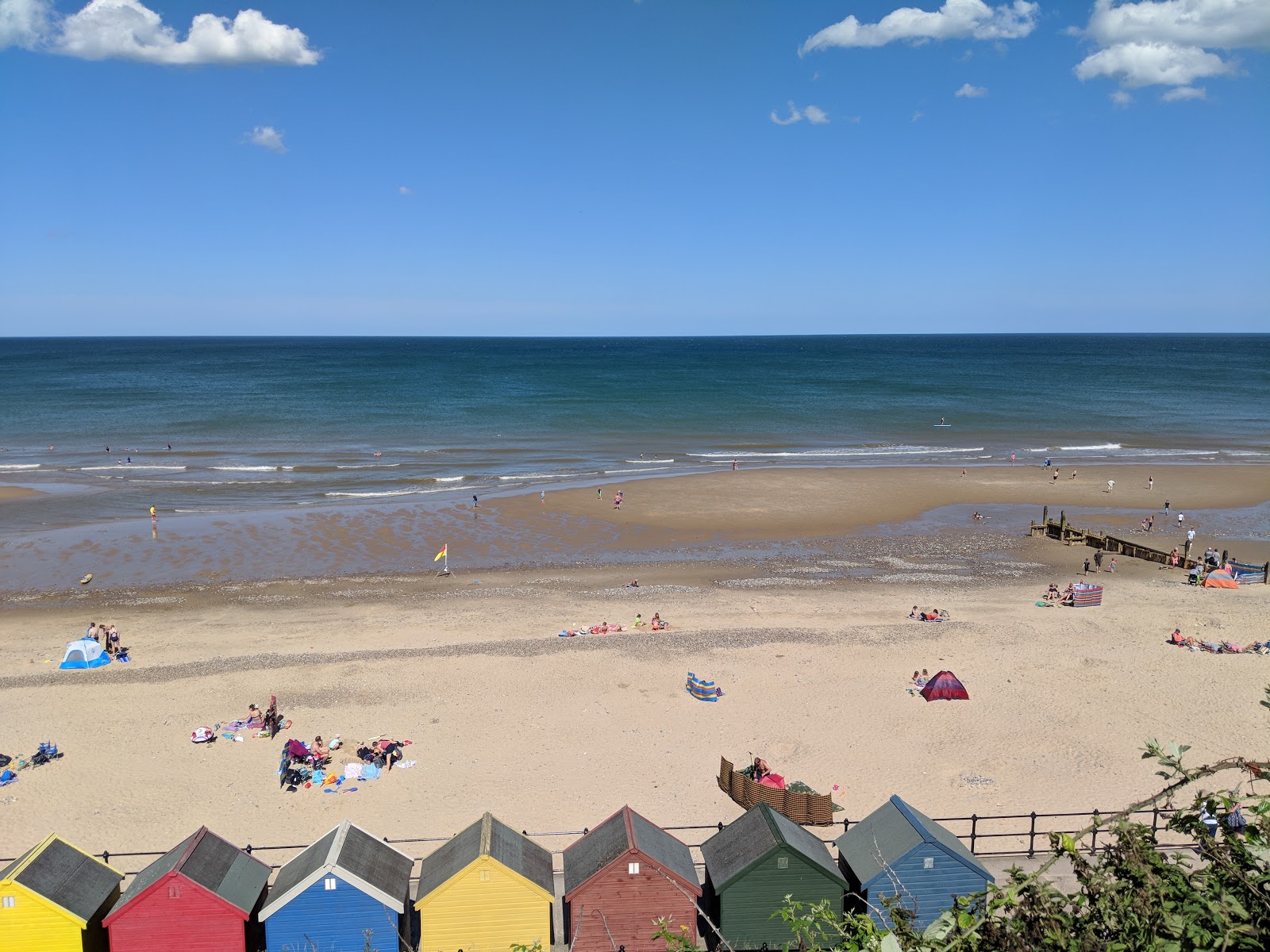 Photo de Mundesley beach avec rivage droit, long