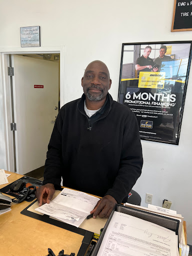 Auto Repair Shop «Meineke Car Care Center», reviews and photos, 2390 Laurens Rd, Greenville, SC 29607, USA