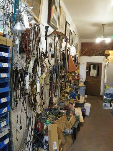 General Store «T & E General Store», reviews and photos, 110 S Maple St, Yamhill, OR 97148, USA