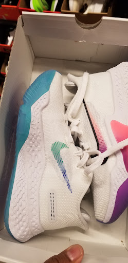 Sporting Goods Store «Nike Factory Store», reviews and photos, 3000 Grapevine Mills Pkwy #611, Grapevine, TX 76051, USA