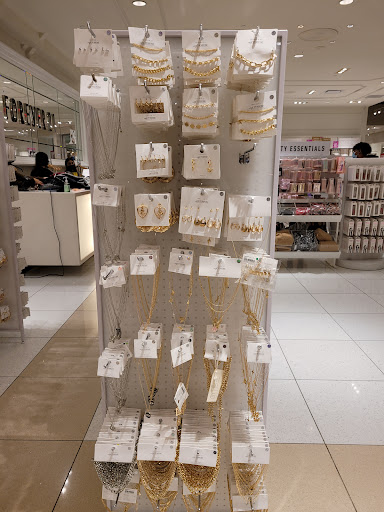 Clothing Store «Forever 21», reviews and photos, 450 Great Mall Dr, Milpitas, CA 95035, USA