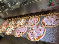 Pizza du Pizzas à emporter Paulo's pizzas distrib à Saint-Amand-en-Puisaye - n°1