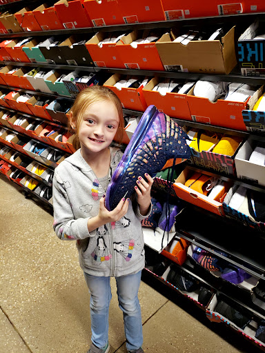 Clothing Store «Nike Factory Store», reviews and photos, 4401 N Interstate Hwy 35 #399, Round Rock, TX 78664, USA