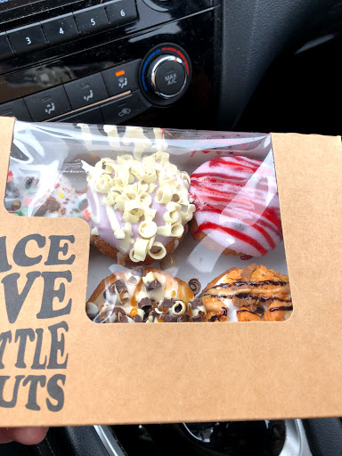 Donut Shop «Peace, Love And Little Donuts Of Green», reviews and photos, 3700 Massillon Rd, Uniontown, OH 44685, USA