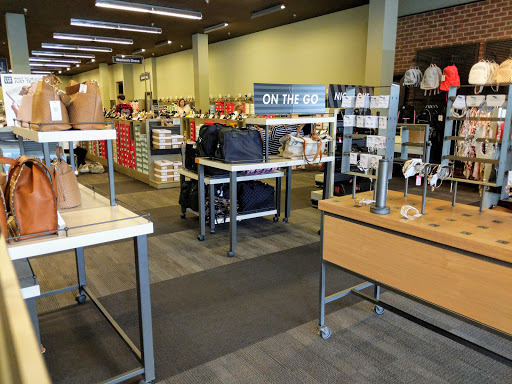 Shoe Store «DSW Designer Shoe Warehouse», reviews and photos, 17158 Redmond Way, Redmond, WA 98052, USA