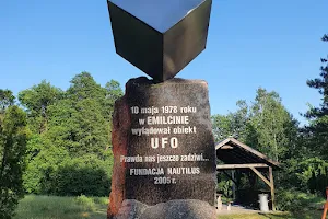 Pomnik UFO w Emilcinie image