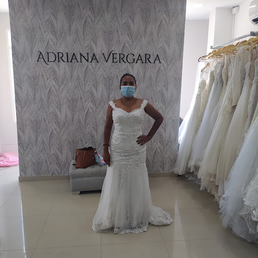 Adriana Vergara Alquiler de Vestidos