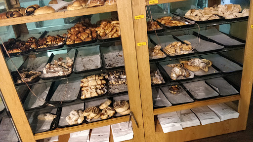 Grocery Store «Chestnut Grocery», reviews and photos, 700 Myrtle Ave, Brooklyn, NY 11205, USA