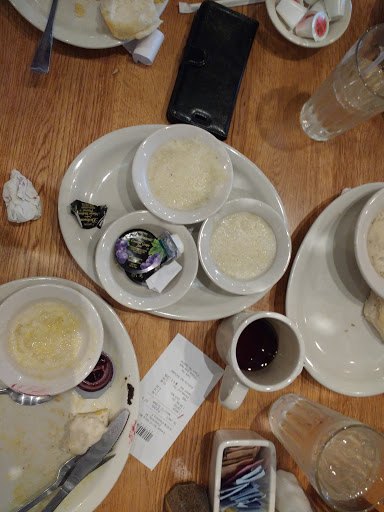 American Restaurant «Cracker Barrel Old Country Store», reviews and photos, 5580 Windward Pkwy, Alpharetta, GA 30004, USA