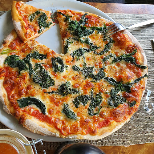 Kommentare und Rezensionen über Holzofen Pizzeria Bella Pizza & Pizza Lieferdienst