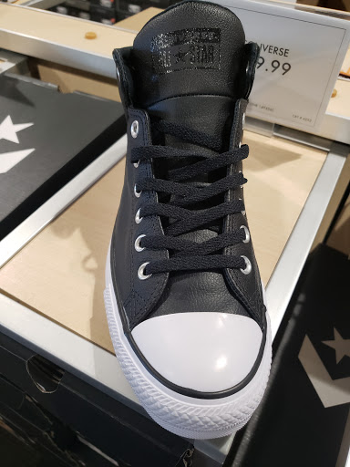 Shoe Store «DSW Designer Shoe Warehouse», reviews and photos, 8506 E 71st St, Tulsa, OK 74133, USA