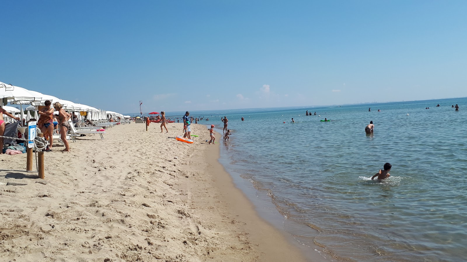 Fotografie cu Plaja Castellaneta Marina - locul popular printre cunoscătorii de relaxare
