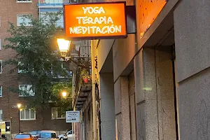 Por amor al Yoga image