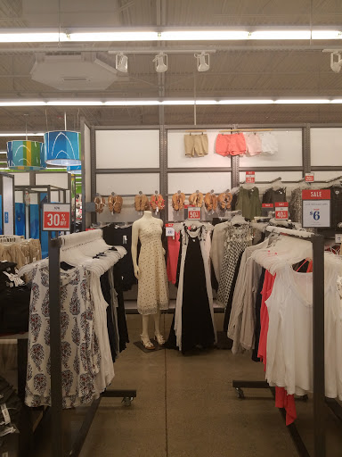 Clothing Store «Old Navy», reviews and photos, 4300 Towne Center Dr, Louisville, KY 40241, USA