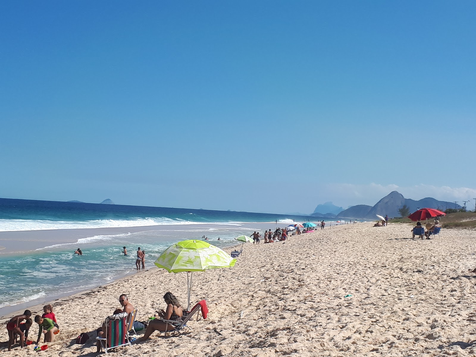 Foto di Praia do Frances e l'insediamento