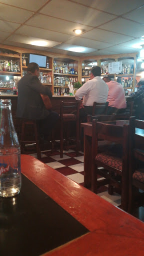 Moro's Bar