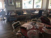 Atmosphère du Restaurant Le Comptoir de L'Eouvé à Coudoux - n°16
