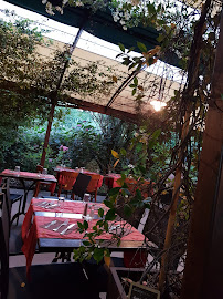 Atmosphère du Restaurant français Le Petit Jardin à Viens - n°13