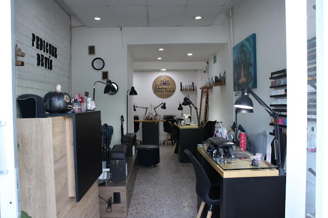 Devís Nail Studio