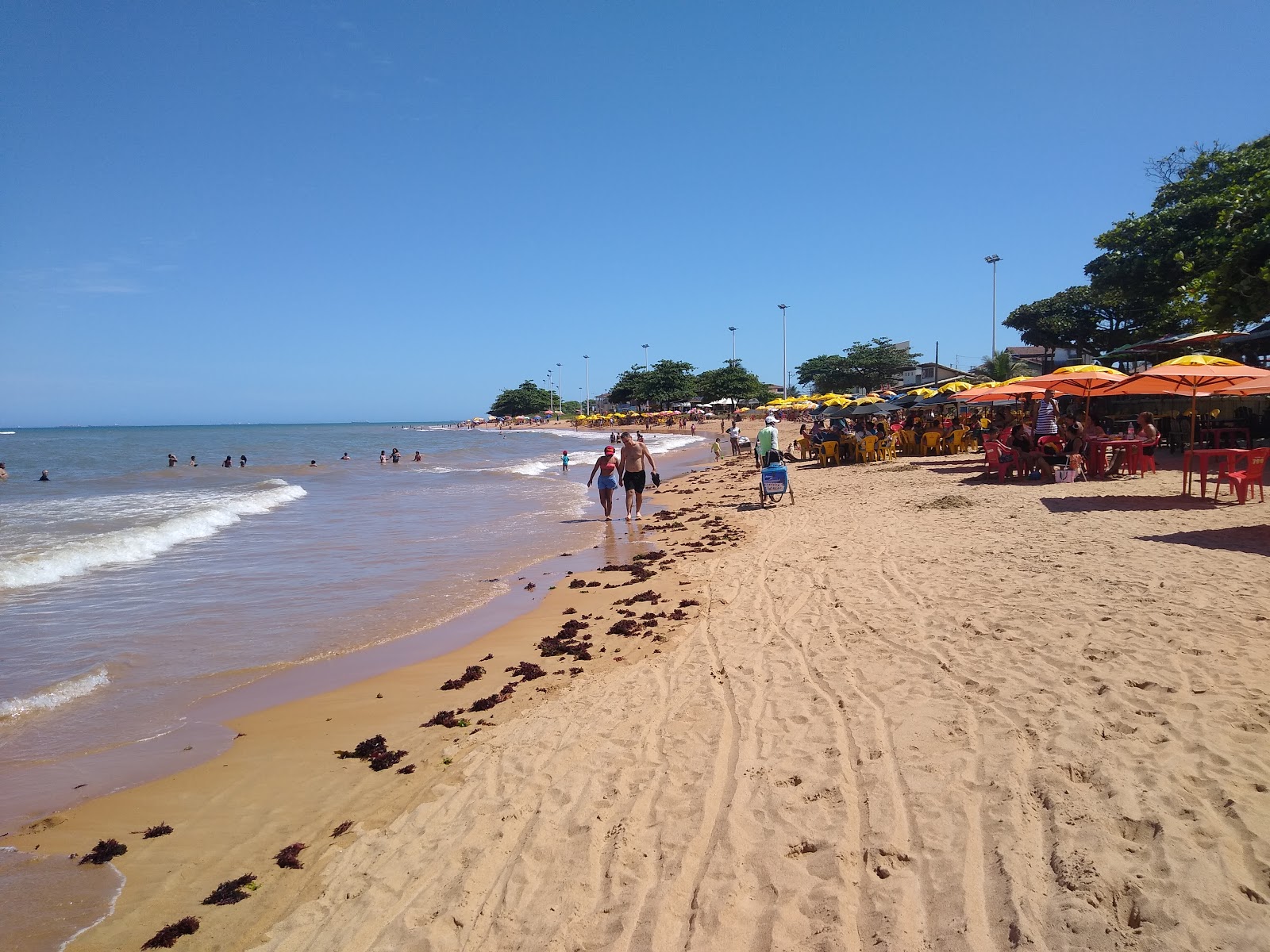 Foto av Manguinhos stranden med rymlig strand