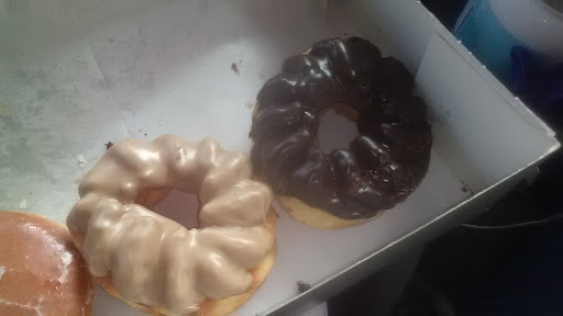 Donut Shop «Yum Yum Donuts», reviews and photos, 205 E Foothill Blvd, Rialto, CA 92376, USA