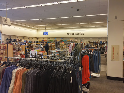 Department Store «Nordstrom Rack Villaggio Retail Center», reviews and photos, 7883 N Blackstone Ave, Fresno, CA 93720, USA