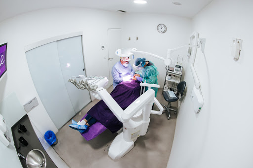 Clínica Dental Loeschbor Stancampiano en Armilla, Granada