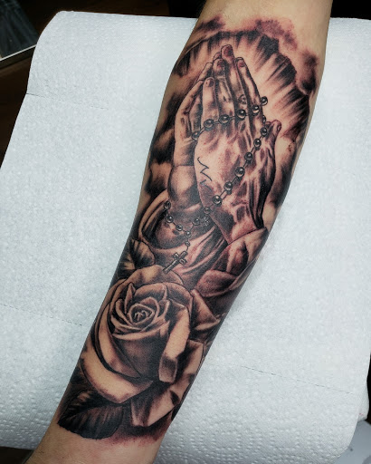 Tattoo Shop «GYPSY Soul», reviews and photos, 118 W Yosemite Ave, Manteca, CA 95337, USA