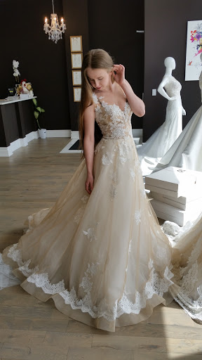 Bridal Shop «Viero Bridal», reviews and photos, 2236 W Chicago Ave, Chicago, IL 60622, USA