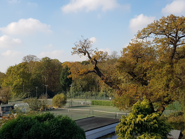 Reviews of Finchley Lawn Tennis Club in London - Sports Complex