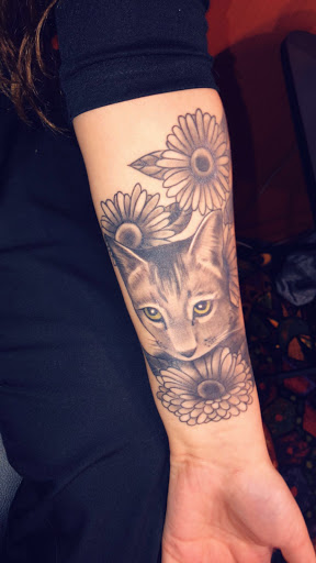 Tattoo Shop «Beautiful Sin Tattoos», reviews and photos, 245 N Queen St, Lancaster, PA 17603, USA