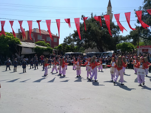 Kırmızı Beyaz Bufe