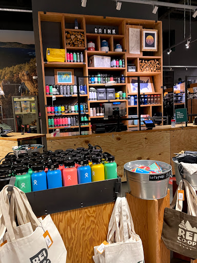 Camping Store «REI», reviews and photos, 71 Raymond Rd, West Hartford, CT 06107, USA
