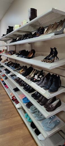 Thrift Store «Jupiter Medical Center Thrift Shop», reviews and photos, 205 Center St, Jupiter, FL 33458, USA