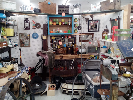 Flea Market «Emporium 1101 - Anderson», reviews and photos, 2200 S Scatterfield Rd, Anderson, IN 46012, USA