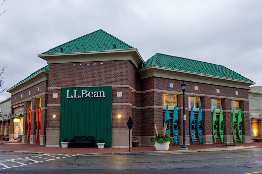 L.L. Bean, 25225 Cedar Rd, Lyndhurst, OH 44124, USA, 