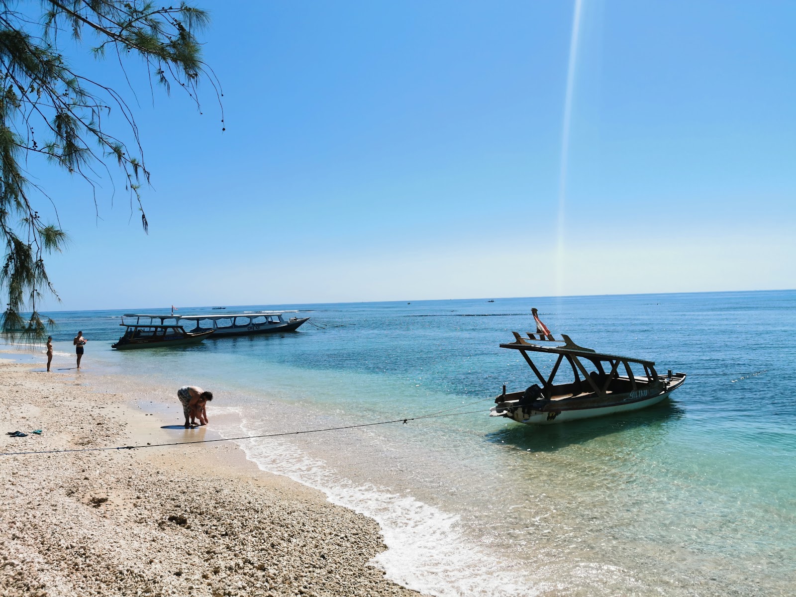 Fotografie cu Gili Air Pelangi Beach - locul popular printre cunoscătorii de relaxare