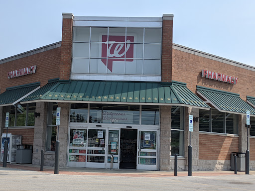 Walgreens, 1601 N Main St, Wheaton, IL 60187, USA, 