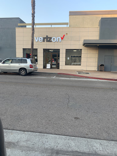 Cell Phone Store «Verizon Authorized Retailer - A Wireless», reviews and photos, 285 E 5th St c, Long Beach, CA 90802, USA