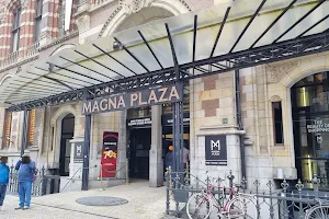 Magna Plaza image