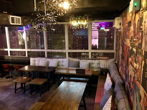 Virus Restaurant & Bar