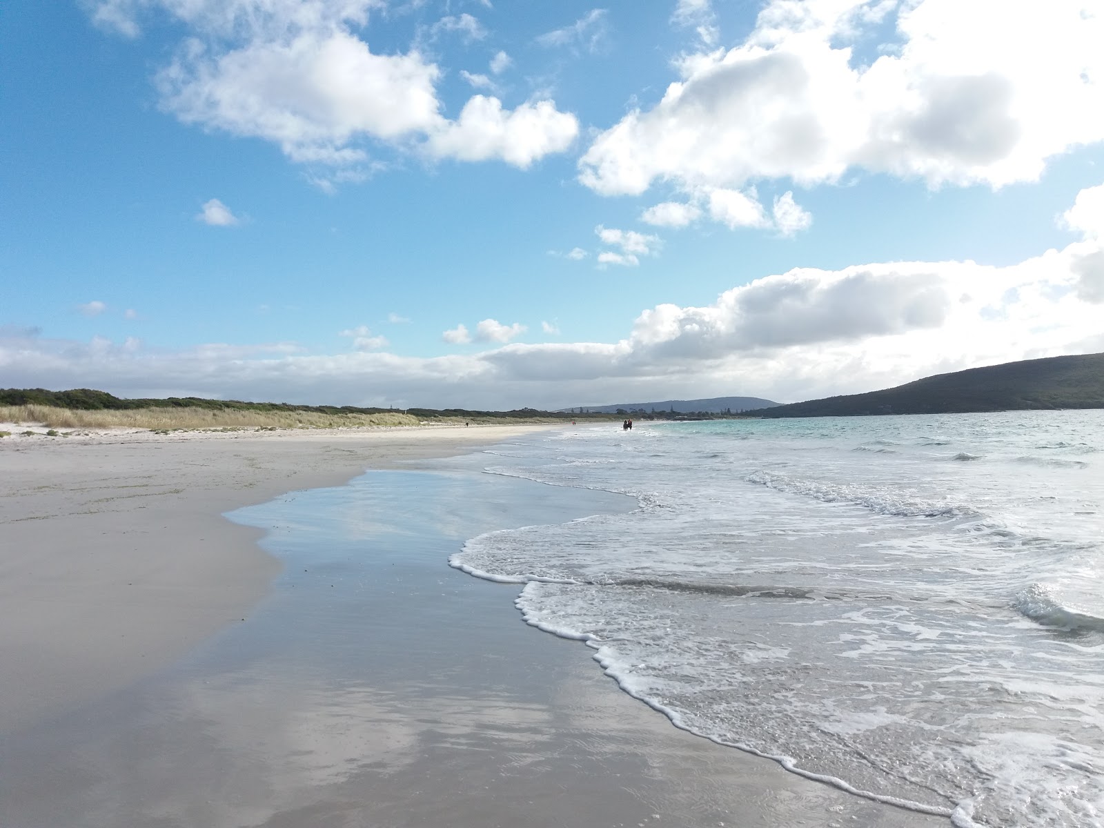 Middleton Beach'in fotoğrafı geniş bir kıyı şeridi ile birlikte
