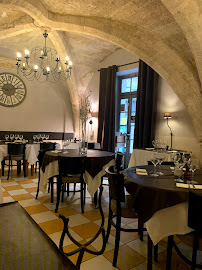 Atmosphère du Restaurant français Bec à Vin à Uzès - n°18