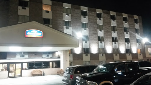 Hotel «Howard Johnson Closest to the Falls and Casino», reviews and photos, 454 Main St, Niagara Falls, NY 14301, USA