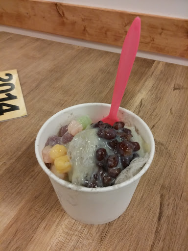 Ice Cream Shop «Snow Meets Coffee», reviews and photos, 1 E Main St #108, Champaign, IL 61820, USA