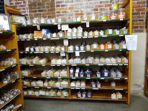 Grocery Store «Bear Foods Natural Market», reviews and photos, 125 E Woodin Ave, Chelan, WA 98816, USA