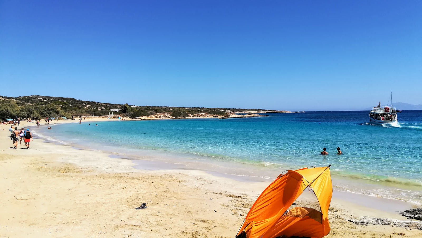 Fotografija Paralia Charokopou z svetel pesek površino